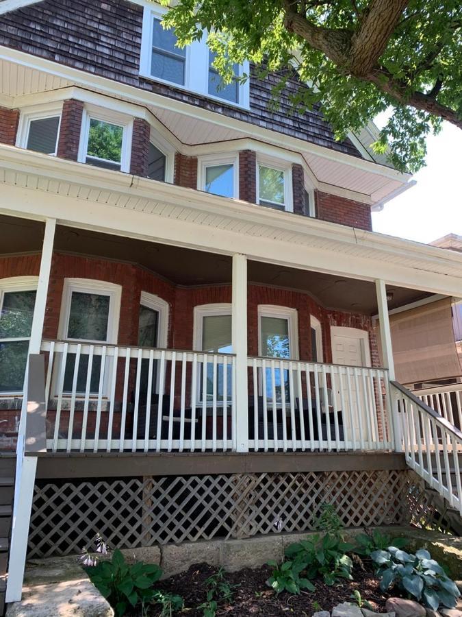 Red Brick Inn - Walk To The Falls, The Casino And All Downtown Restaurants Niagara Falls Exterior photo